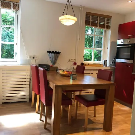 De Haen Luxury Villa: Private Apartments with Jacuzzi and Sauna Oss Room photo