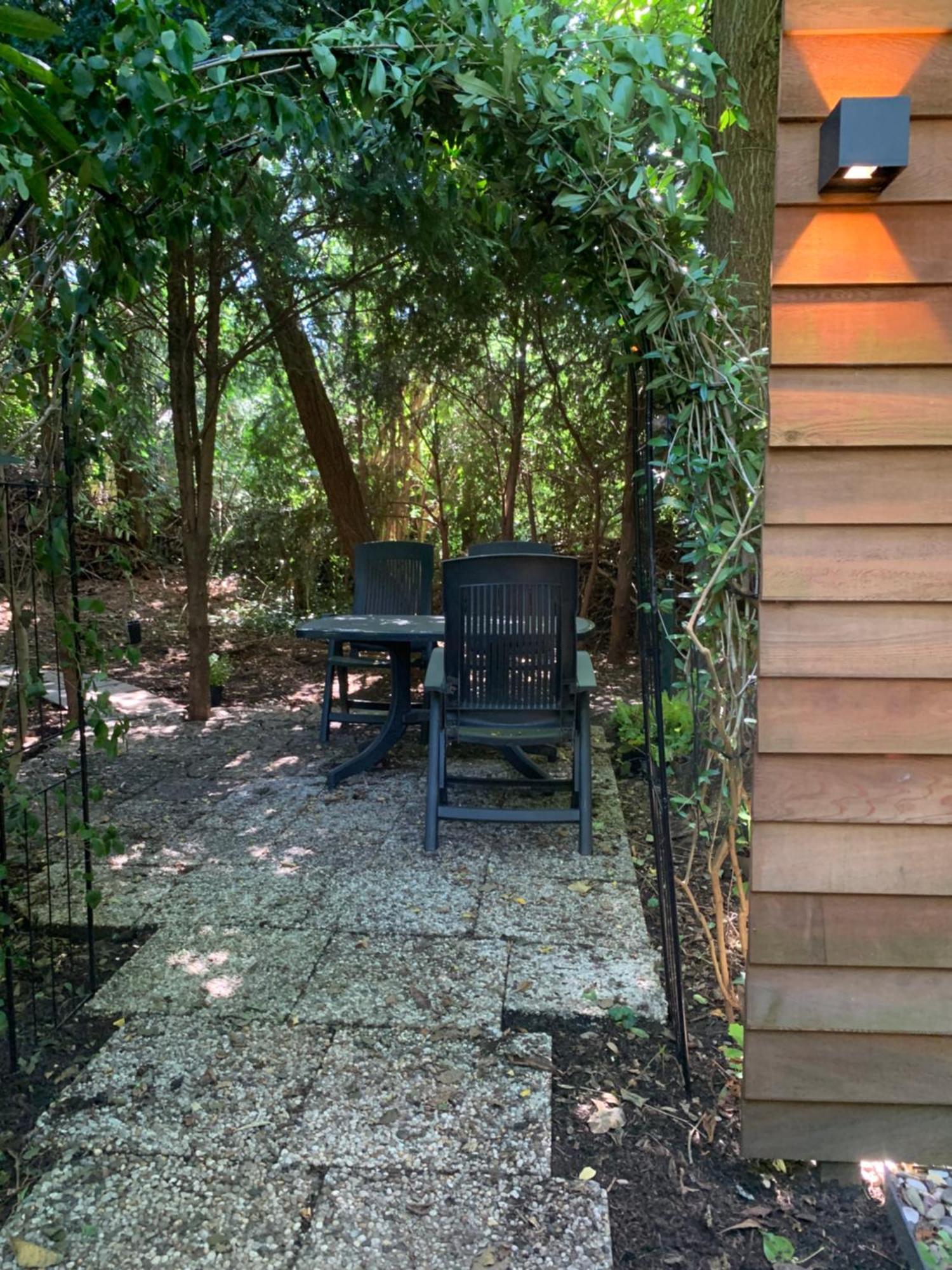 De Haen Luxury Villa: Private With Jacuzzi And Sauna Apartment