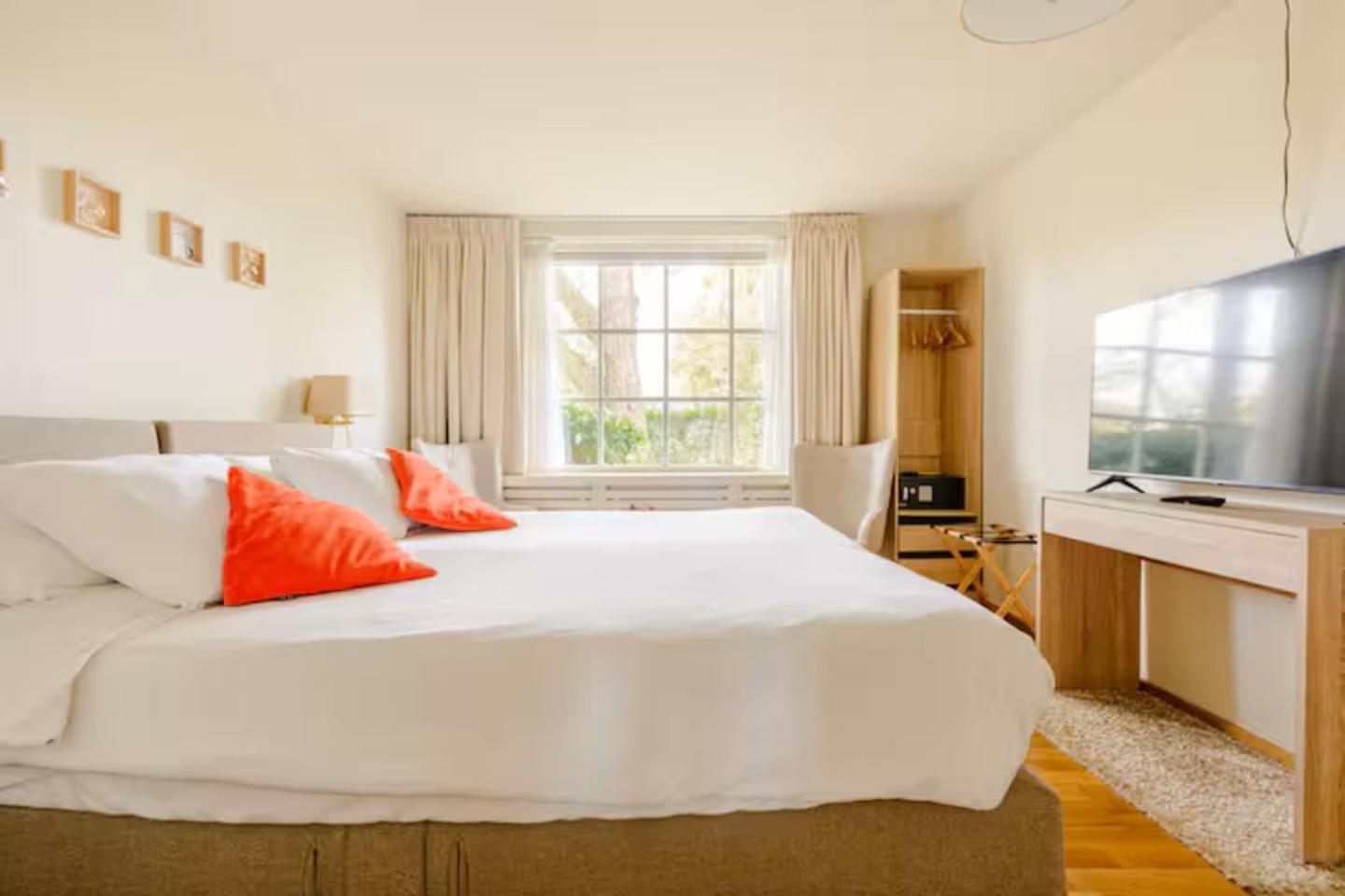 De Haen Luxury Villa: Private With Jacuzzi And Sauna Apartment *